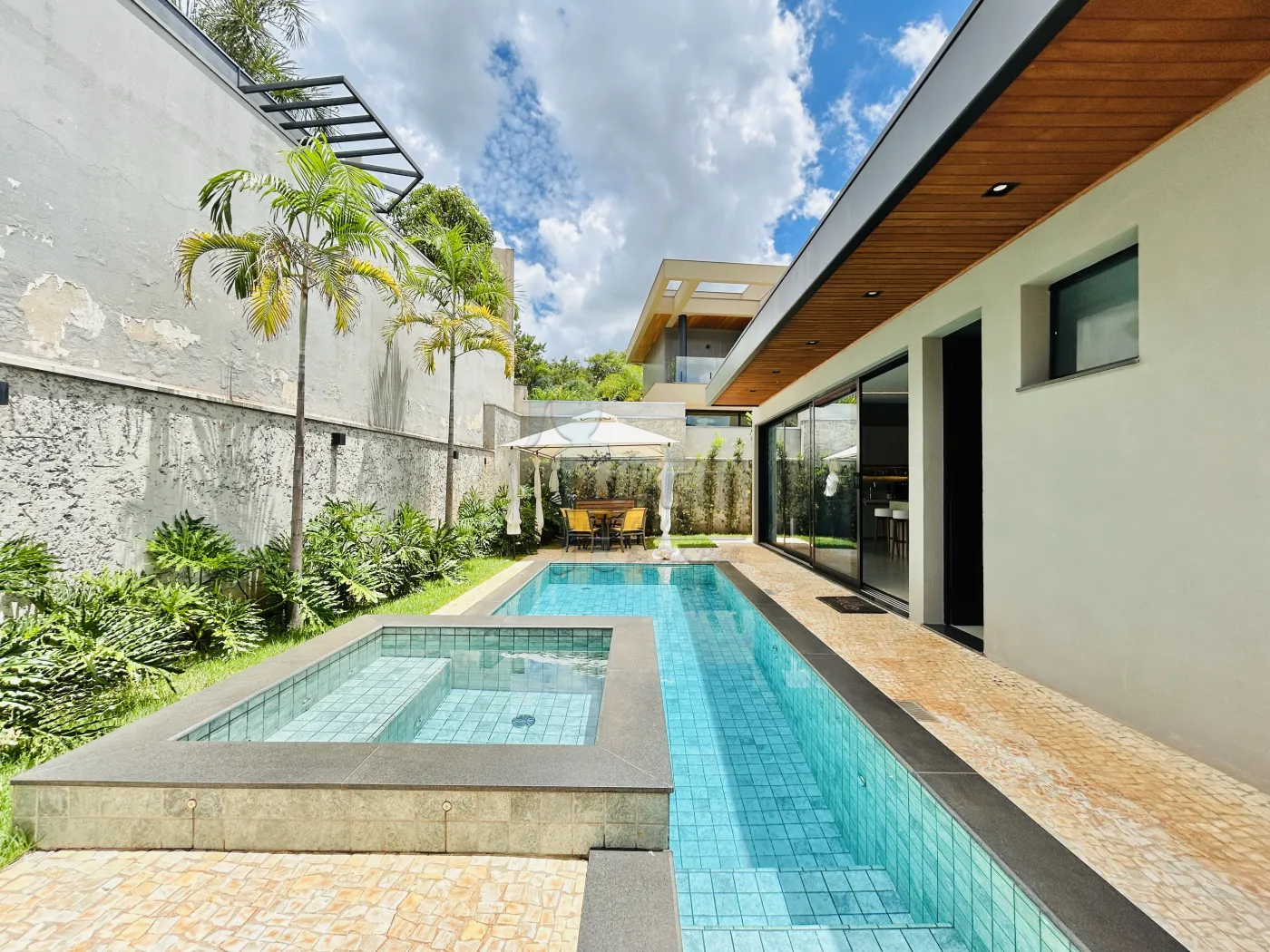 Alugar Casa condom&iacute;nio / Padr&atilde;o em Bonfim Paulista R$ 14.990,00 - Foto 1