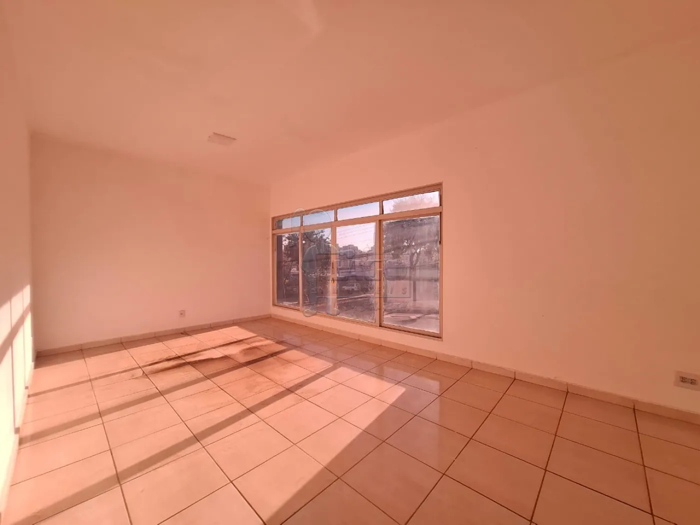 Alugar Comercial padr&atilde;o / Casa comercial em Ribeir&atilde;o Preto R$ 4.500,00 - Foto 1