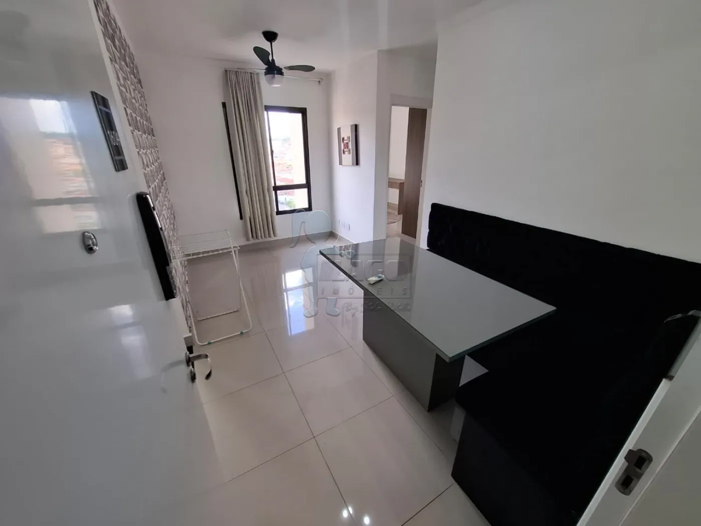 Alugar Apartamento / Padr&atilde;o em Ribeir&atilde;o Preto R$ 1.790,00 - Foto 1