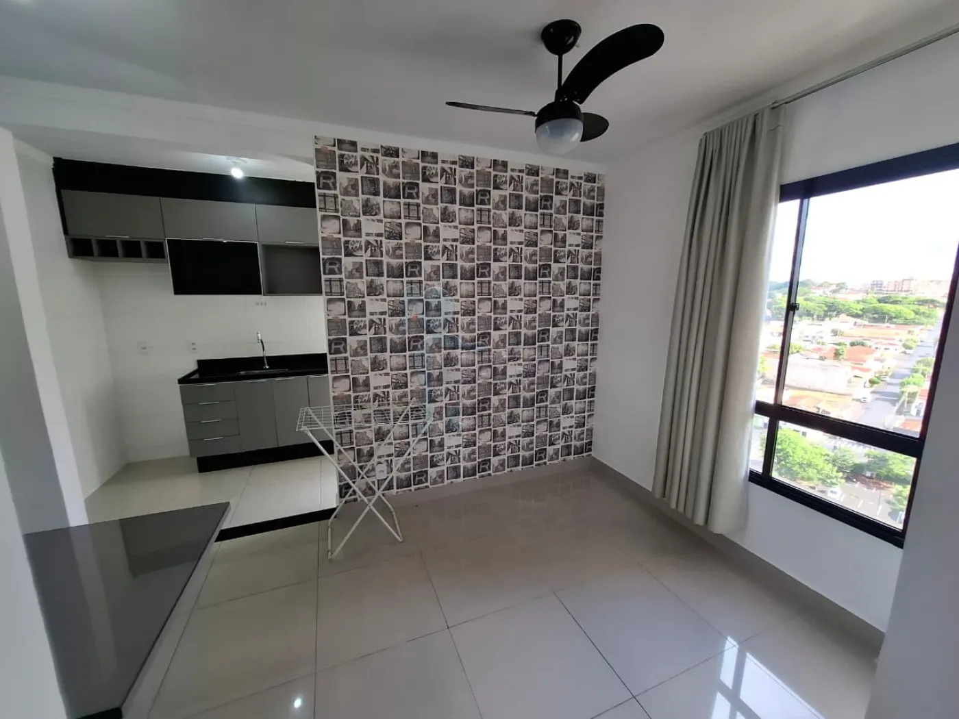 Alugar Apartamento / Padr&atilde;o em Ribeir&atilde;o Preto R$ 1.790,00 - Foto 3