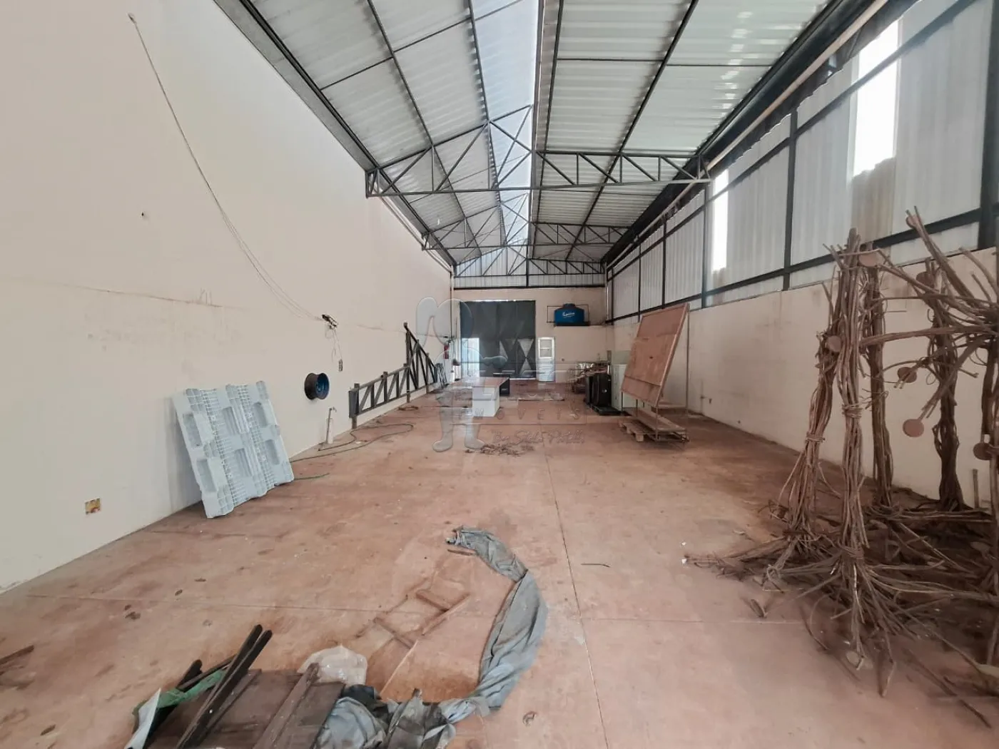 Alugar Comercial padr&atilde;o / Galp&atilde;o - Armaz&eacute;m em Ribeir&atilde;o Preto R$ 3.500,00 - Foto 4