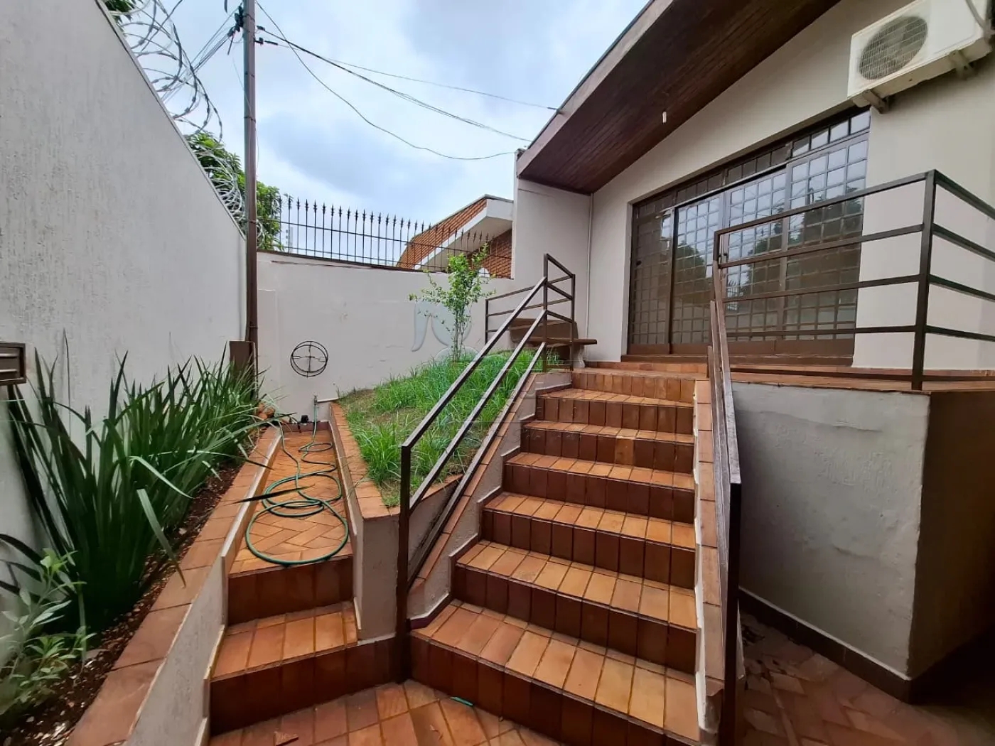 Alugar Casa / Padr&atilde;o em Ribeir&atilde;o Preto R$ 2.500,00 - Foto 3