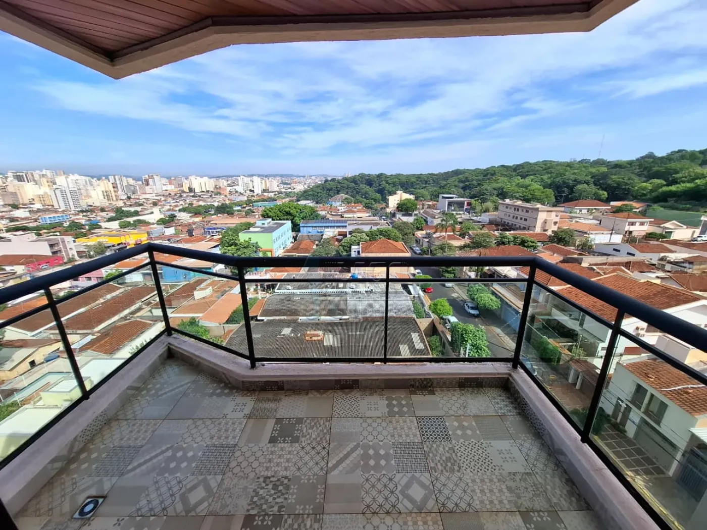 Alugar Apartamento / Padr&atilde;o em Ribeir&atilde;o Preto R$ 2.000,00 - Foto 3
