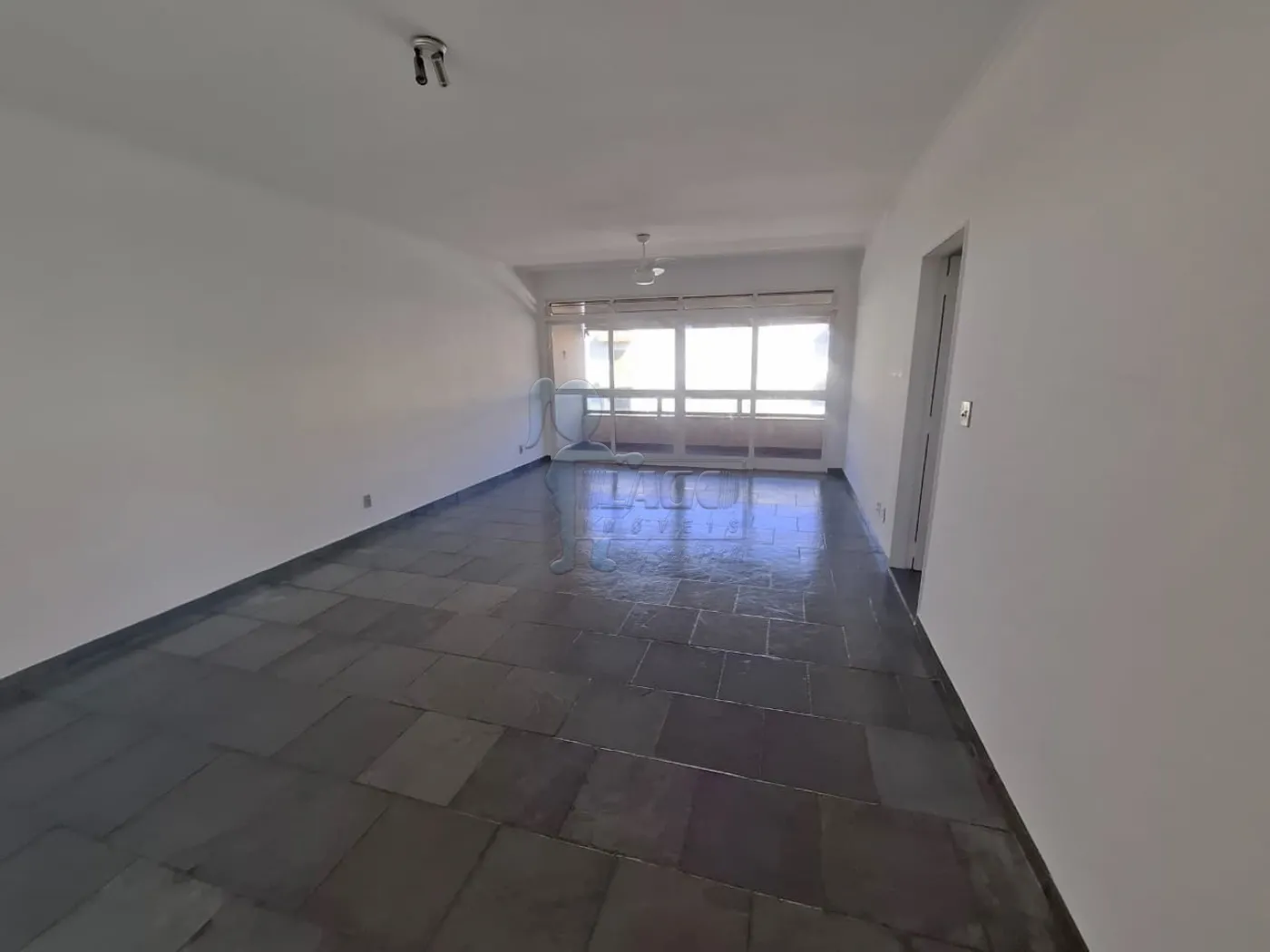 Alugar Apartamento / Padr&atilde;o em S&atilde;o Paulo R$ 1.600,00 - Foto 2