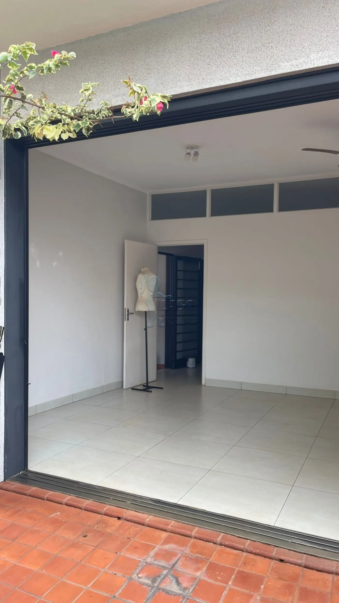 Comprar Casa / Padr&atilde;o em Ribeir&atilde;o Preto R$ 500.000,00 - Foto 2