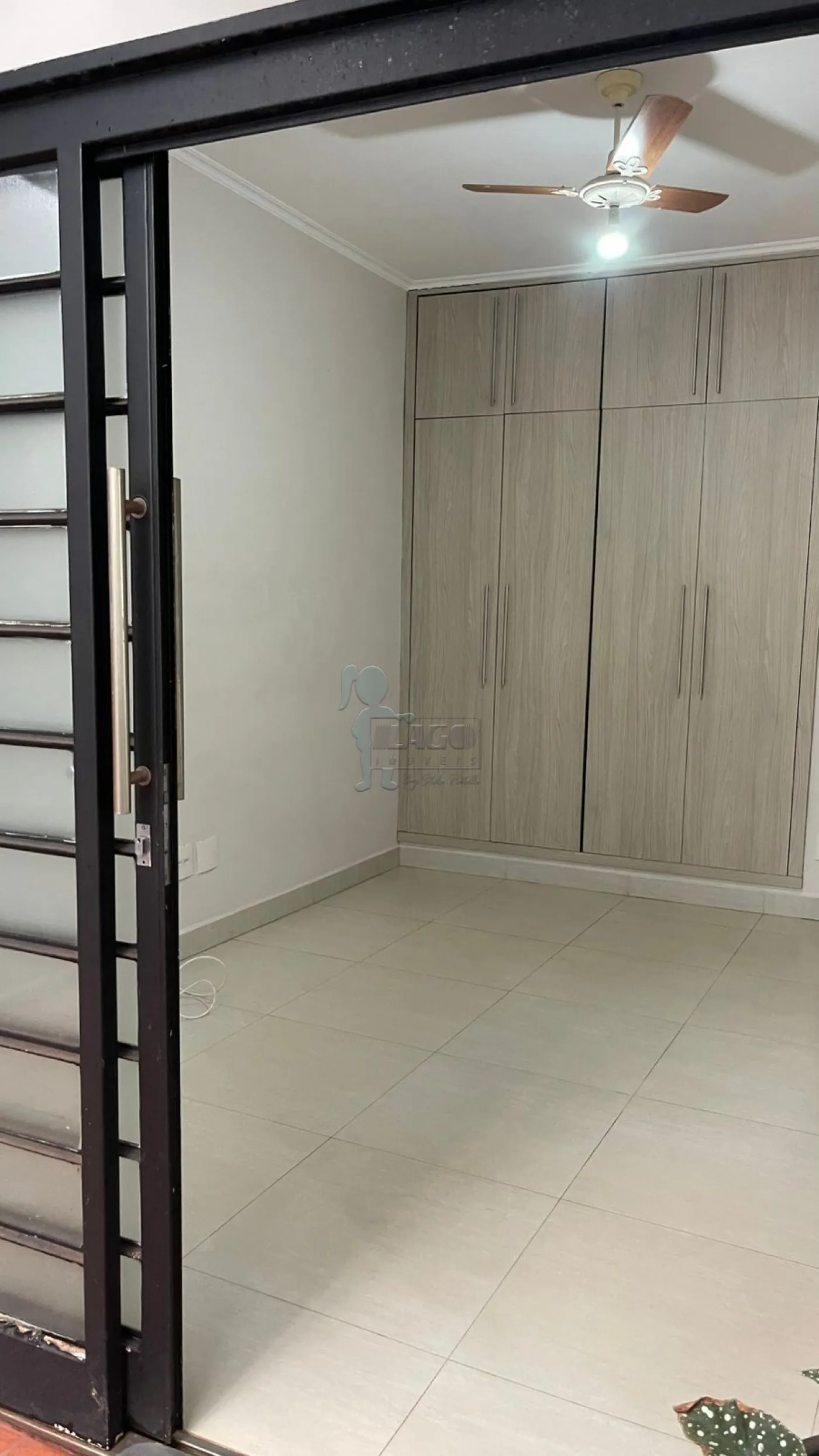 Comprar Casa / Padr&atilde;o em Ribeir&atilde;o Preto R$ 500.000,00 - Foto 4