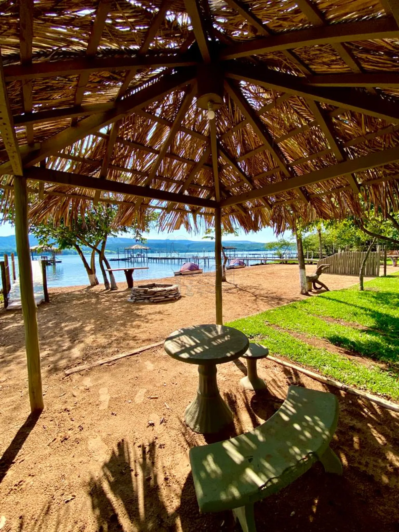 Rancho mobiliado com 2.250m² pé na água à venda - Rifhaina