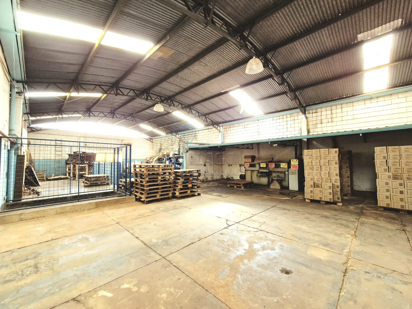 Comprar Comercial padr&atilde;o / Galp&atilde;o - Armaz&eacute;m em Ribeir&atilde;o Preto R$ 1.285.000,00 - Foto 11