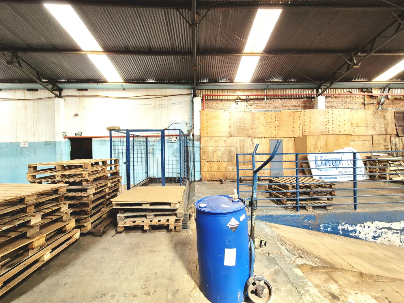 Comprar Comercial padr&atilde;o / Galp&atilde;o - Armaz&eacute;m em Ribeir&atilde;o Preto R$ 1.285.000,00 - Foto 14