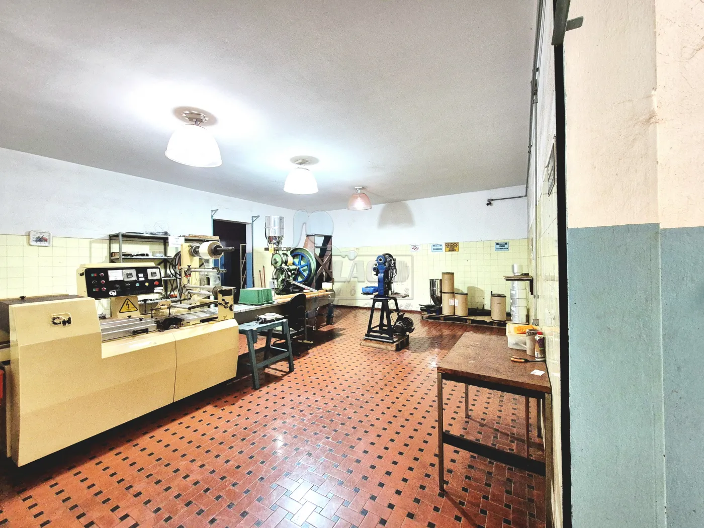 Comprar Comercial padr&atilde;o / Galp&atilde;o - Armaz&eacute;m em Ribeir&atilde;o Preto R$ 1.285.000,00 - Foto 28
