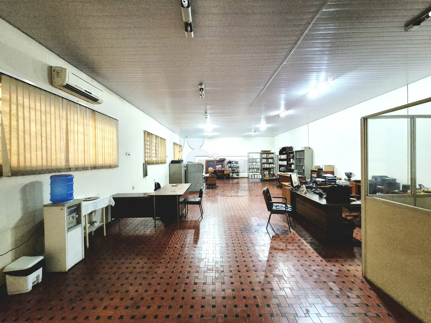 Comprar Comercial padr&atilde;o / Galp&atilde;o - Armaz&eacute;m em Ribeir&atilde;o Preto R$ 1.285.000,00 - Foto 37