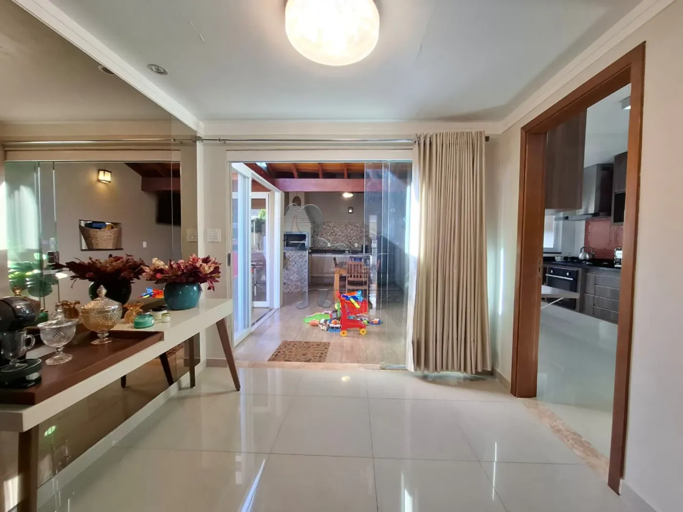 Alugar Casa condom&iacute;nio / Padr&atilde;o em Ribeir&atilde;o Preto R$ 6.000,00 - Foto 3