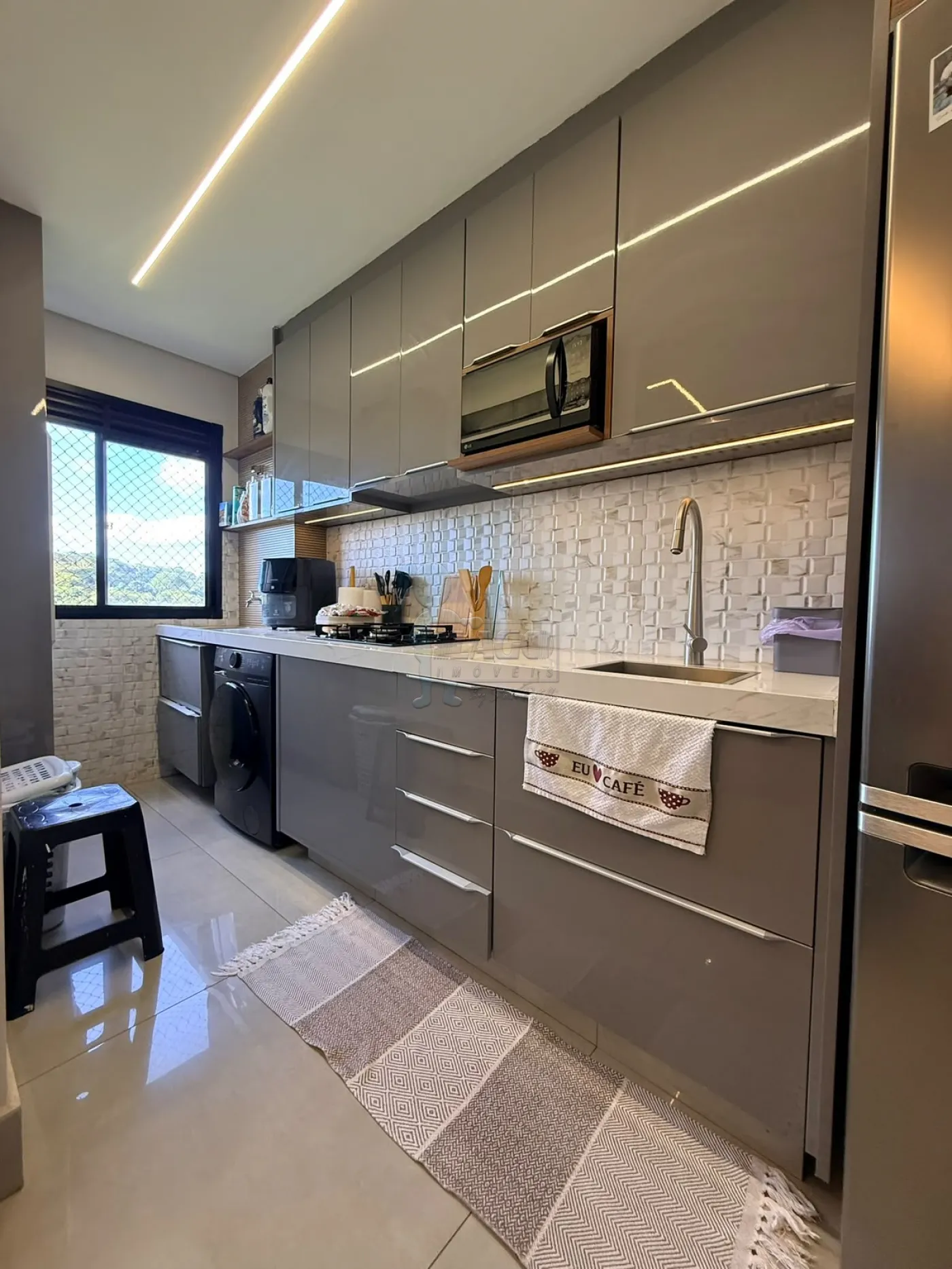 Comprar Apartamento / Padr&atilde;o em Ribeir&atilde;o Preto R$ 300.000,00 - Foto 2