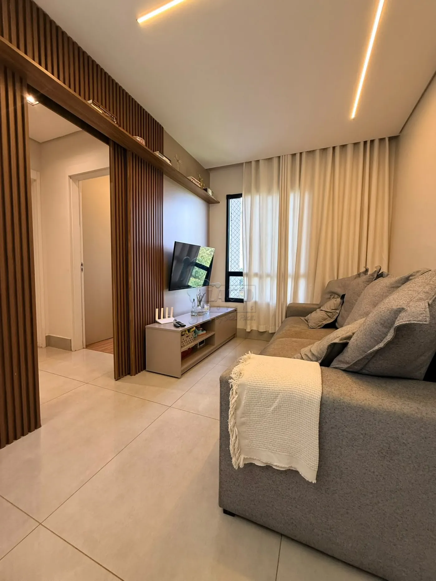 Comprar Apartamento / Padr&atilde;o em Ribeir&atilde;o Preto R$ 300.000,00 - Foto 1
