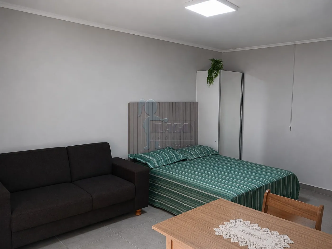 Alugar Apartamento / Padr&atilde;o em Ribeir&atilde;o Preto R$ 1.700,00 - Foto 2