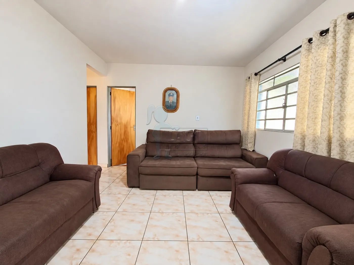 Alugar Casa / Padr&atilde;o em Ribeir&atilde;o Preto R$ 1.500,00 - Foto 4