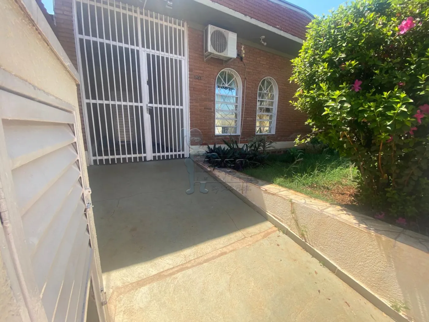 Comprar Casa / Padr&atilde;o em Ribeir&atilde;o Preto R$ 530.000,00 - Foto 1