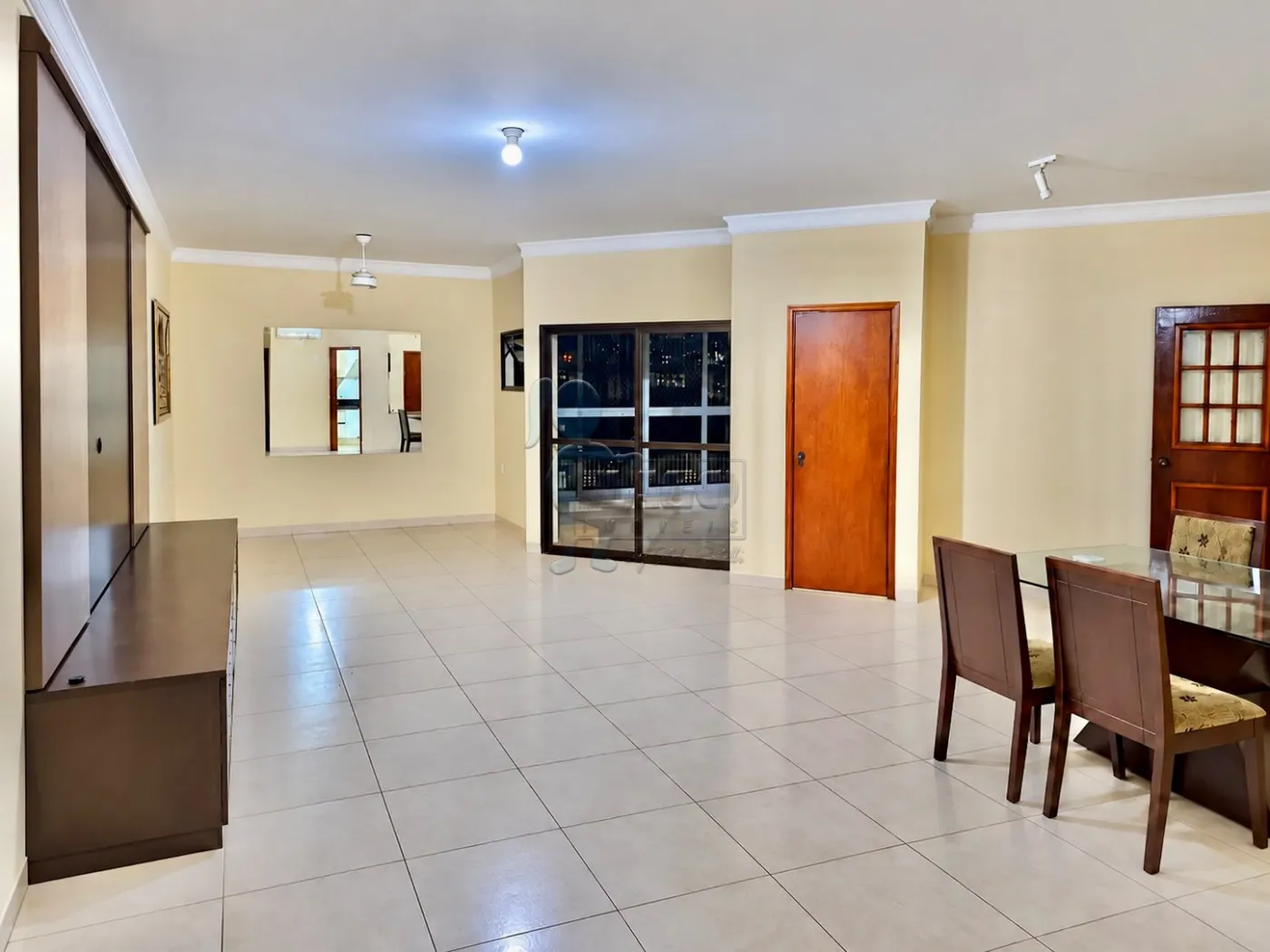 Alugar Apartamento / Padr&atilde;o em Ribeir&atilde;o Preto R$ 3.000,00 - Foto 2