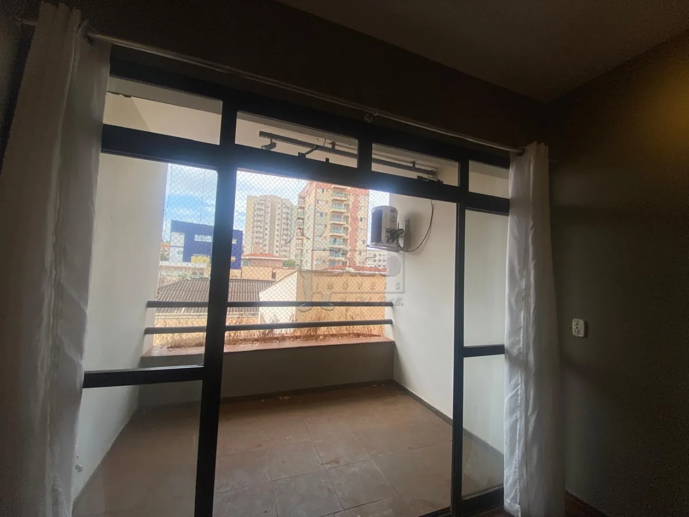 Comprar Apartamento / Padr&atilde;o em Ribeir&atilde;o Preto R$ 300.000,00 - Foto 1