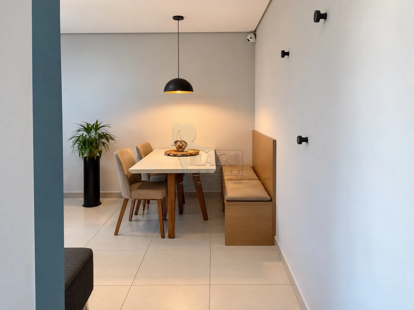 Alugar Apartamento / Padr&atilde;o em Ribeir&atilde;o Preto R$ 2.200,00 - Foto 2