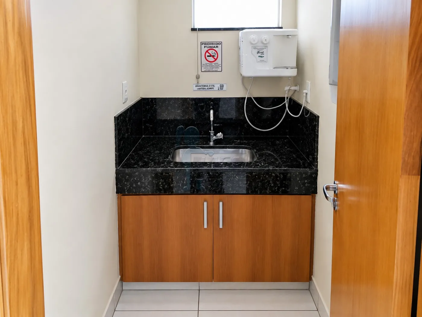 Alugar Comercial condom&iacute;nio / Escrit&oacute;rio - Loja em Ribeir&atilde;o Preto R$ 1.400,00 - Foto 12