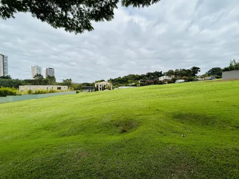 Terreno de 1.000m² à venda em condomínio - Jardim Olhos D`Água