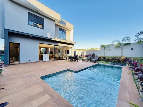 Casa sobrado de 305m² com 03 suítes à venda em condomínio - Alphaville