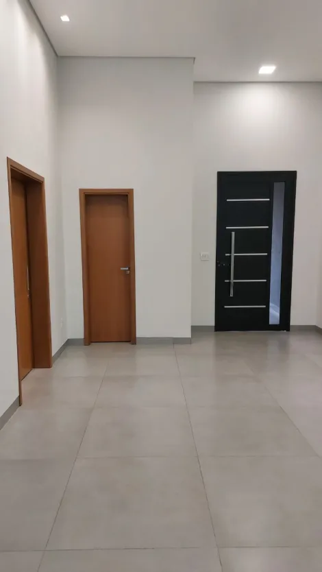 Casa térrea de 154m² com 03 suítes à venda em condomínio - Villa Romana