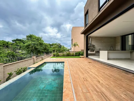 Casa sobrado de 387m² com 05 suítes à venda em condomínio - Alphaville