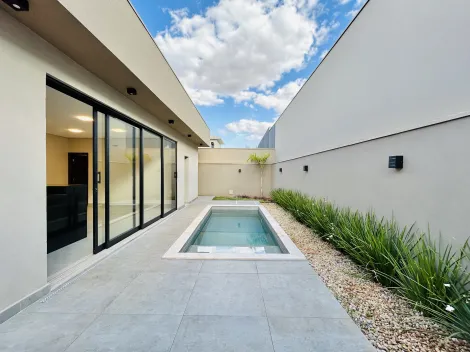Casa térrea de 194m² com 03 suítes à venda em condomínio - Vila do Golf