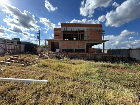 Terreno de 300m² à venda em condomínio - Portal da Mata