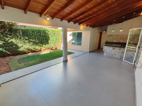 Casa sobrado de 213m² com 05 quartos sendo 03 suítes à venda em condomínio - Bosque das Juritis