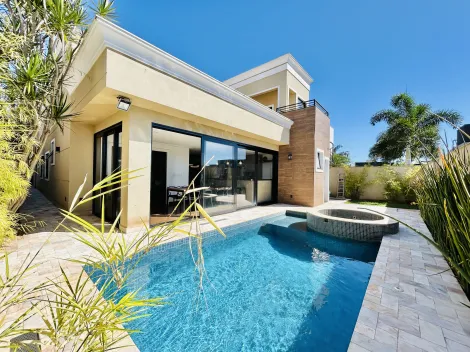 Casa térrea de 270m² com 03 suítes à venda em condomínio - Alphaville