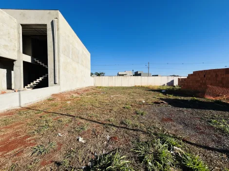 Terreno de 304m² à venda em condomínio - Vivendas da Mata