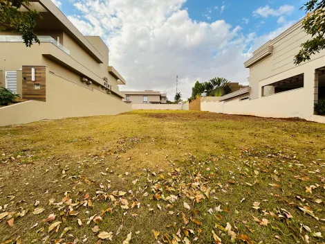 Terreno de 510m² à venda em condomínio - Reserva Santa Luisa