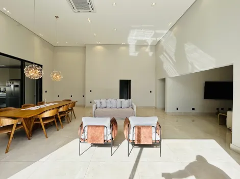 Casa de 333m² com 04 quartos à venda em condomínio - Reserva San Pedro
