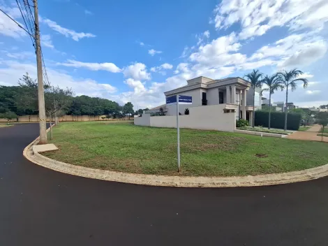 Terreno de 402m² à venda em condomínio - Residencial Alto do Castelo
