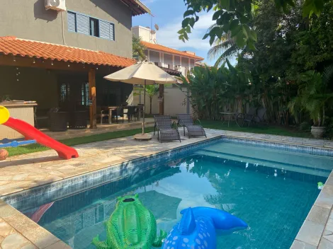 Casa sobrado de 275m² com 04 quartos à venda em condomínio - Residencial Flórida