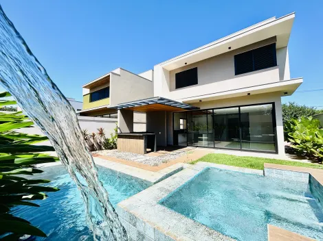 Casa sobrado de 283m² com 03 suítes à venda em condomínio - Alto do Castelo
