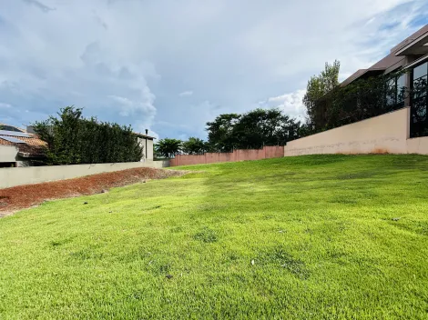 Terreno de 545m² à venda em condomínio - Jardim Olhos D`Água