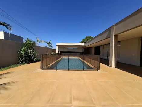 Casa térrea de 470m² com 03 suítes à venda - Vista Alegre