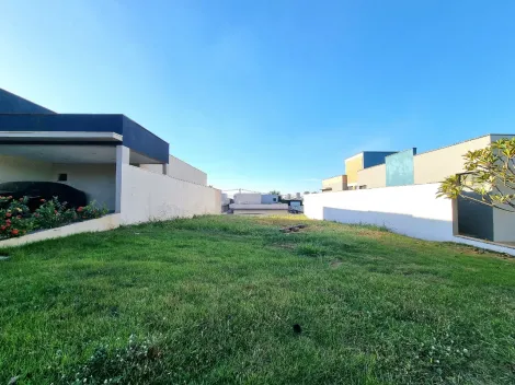 Terreno em condomínio com 336m² à venda - Vila do Golf