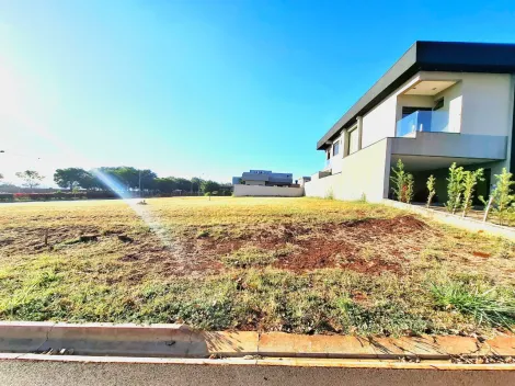 Terreno de 360m² à venda em condominio - Alto do Castelo Residencial