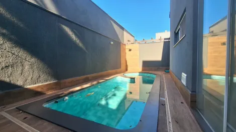 Casa térrea de 125m² com 03 suítes à venda em condomínio - Vila do Golf