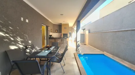 Casa térrea de 176m² com 03 suítes à venda em condomínio - Vila do Golf