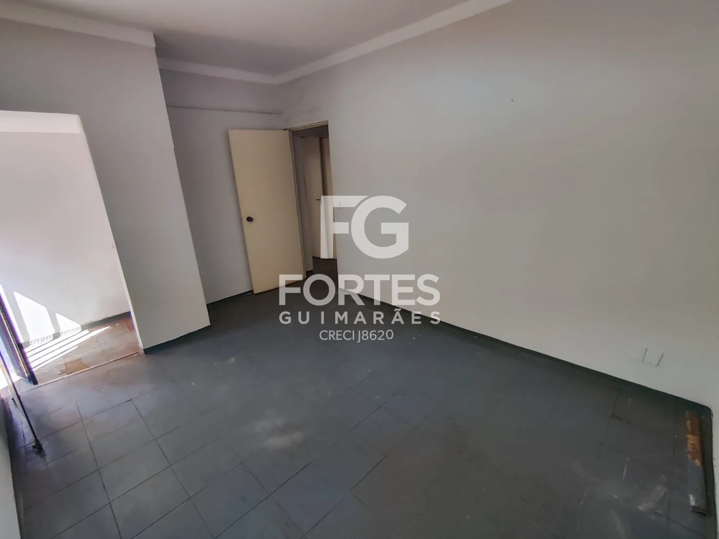 Alugar Comercial / Im&oacute;vel Comercial em Ribeir&atilde;o Preto R$ 2.500,00 - Foto 2