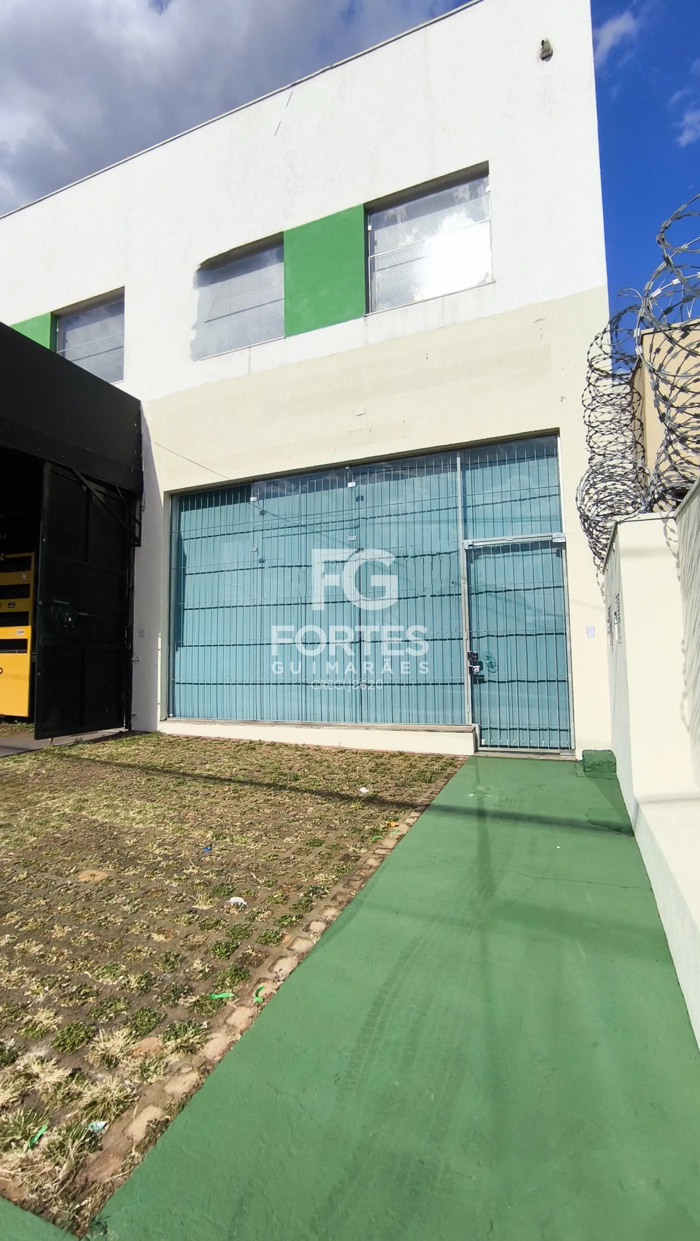 Alugar Comercial / Sal&atilde;o em Ribeir&atilde;o Preto R$ 3.300,00 - Foto 2