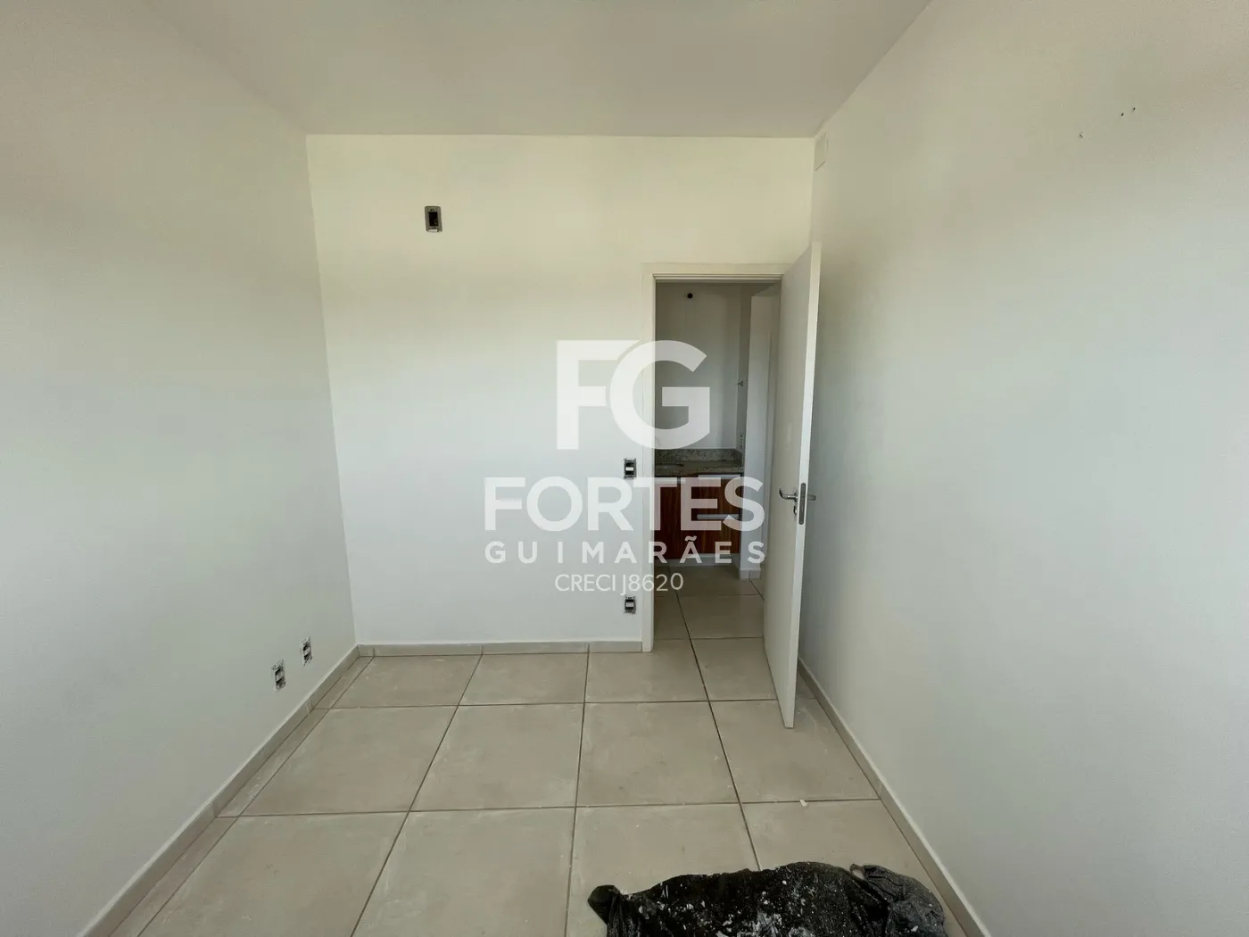 Alugar Apartamentos / Padr&atilde;o em Bonfim Paulista R$ 1.400,00 - Foto 4
