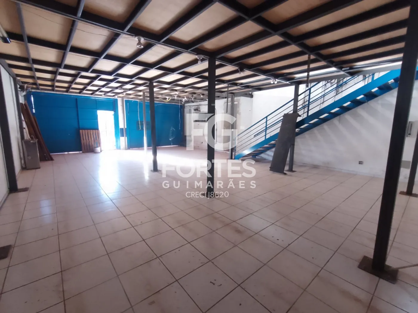 Alugar Comercial / Sal&atilde;o em Ribeir&atilde;o Preto R$ 3.000,00 - Foto 1