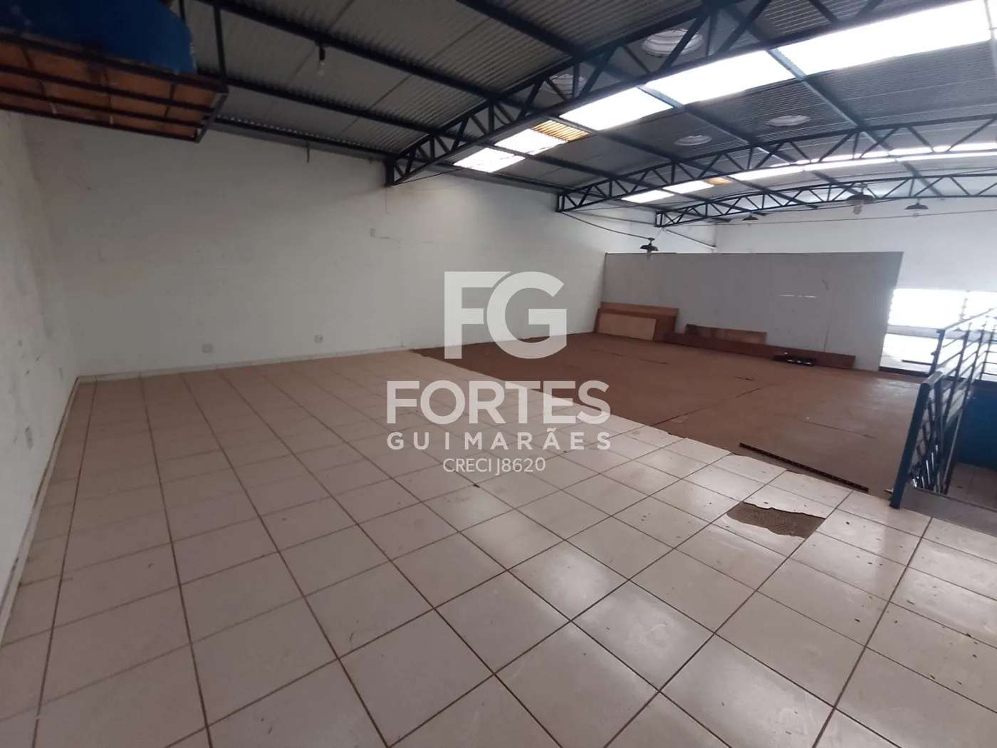 Alugar Comercial / Sal&atilde;o em Ribeir&atilde;o Preto R$ 3.000,00 - Foto 3